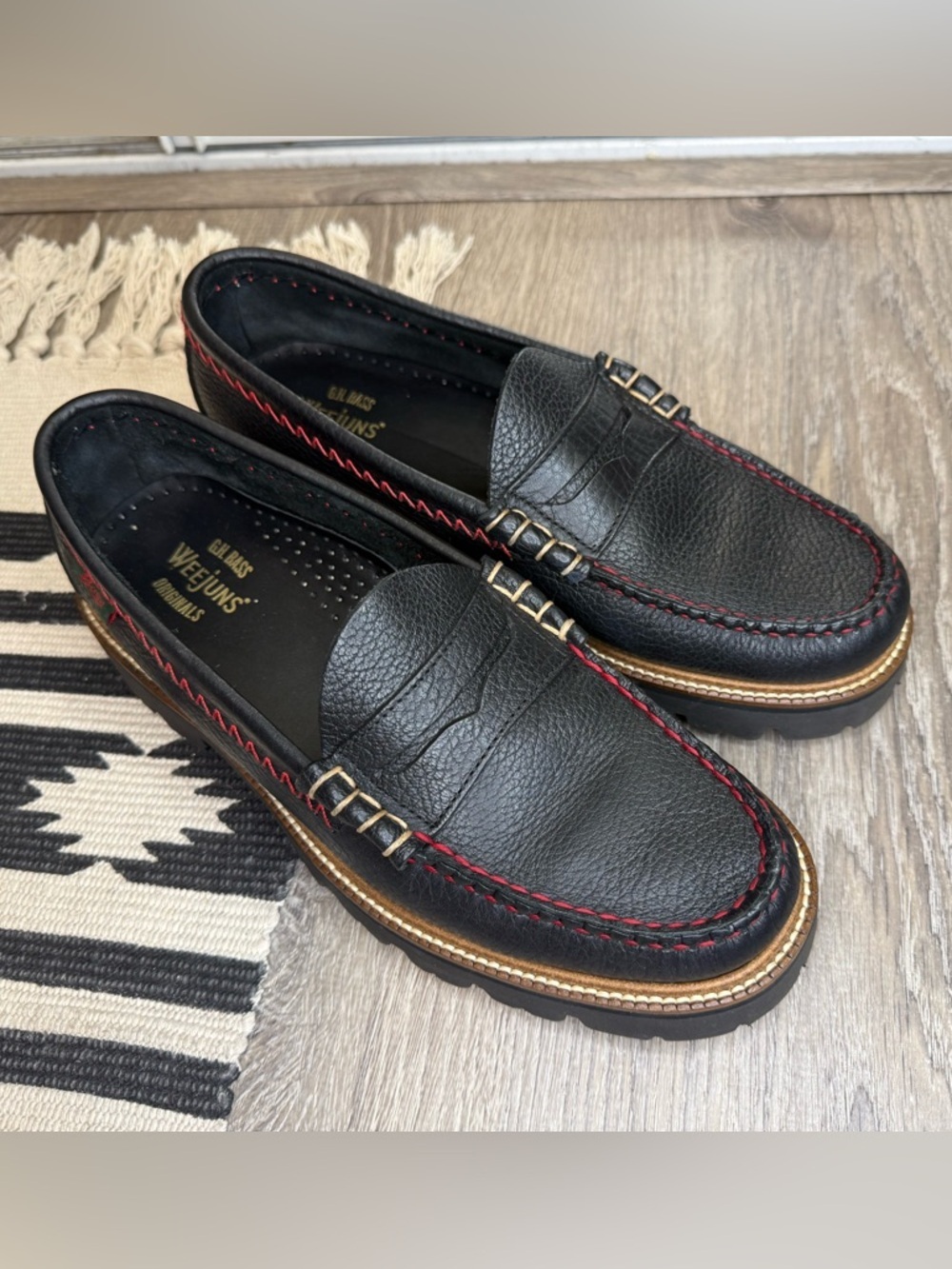 Weejuns GH Bass Larson Whipstitch Lug Loafer Sz 9.5D Black Grain Leather Slip On